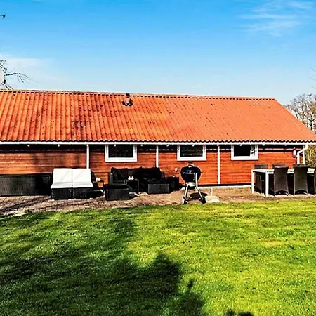 8 Person In Sydals-by Traum Viboge