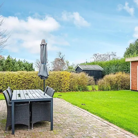 8 Person In Sydals-by Traum Viboge