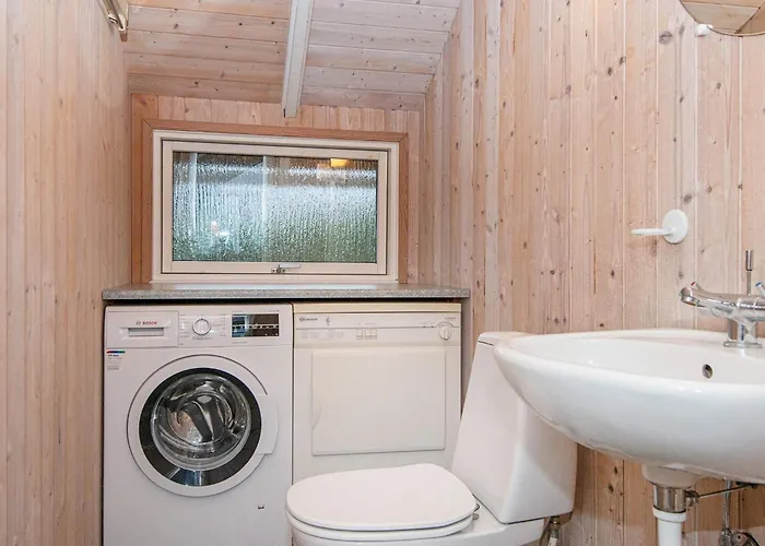 8 Person In Sydals-by Traum *